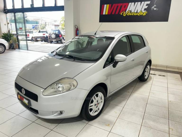 FIAT - PUNTO - 2007/2008 - Prata - R$ 33.900,00