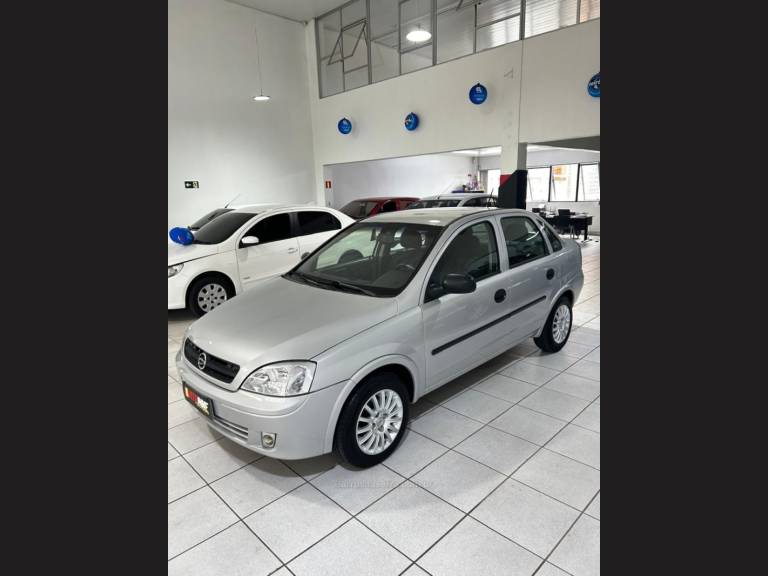 CHEVROLET - CORSA - 2002/2003 - Prata - R$ 26.900,00